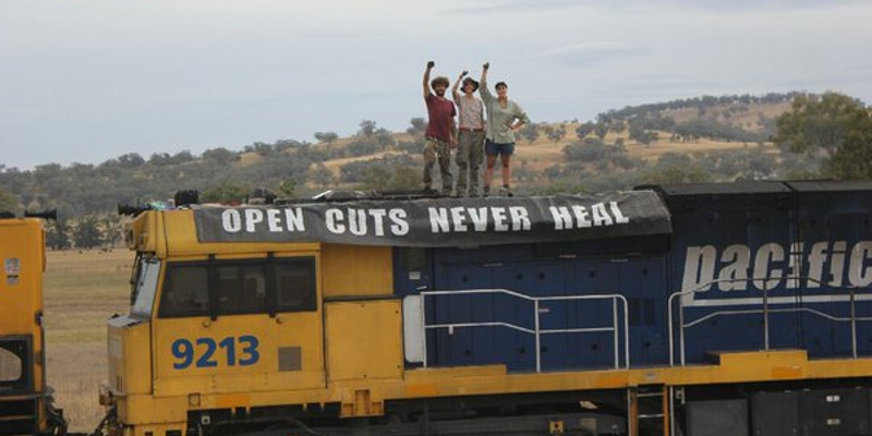 Coal train halted at Willow Tree. Photo: Frontline action on Coal/Twitter